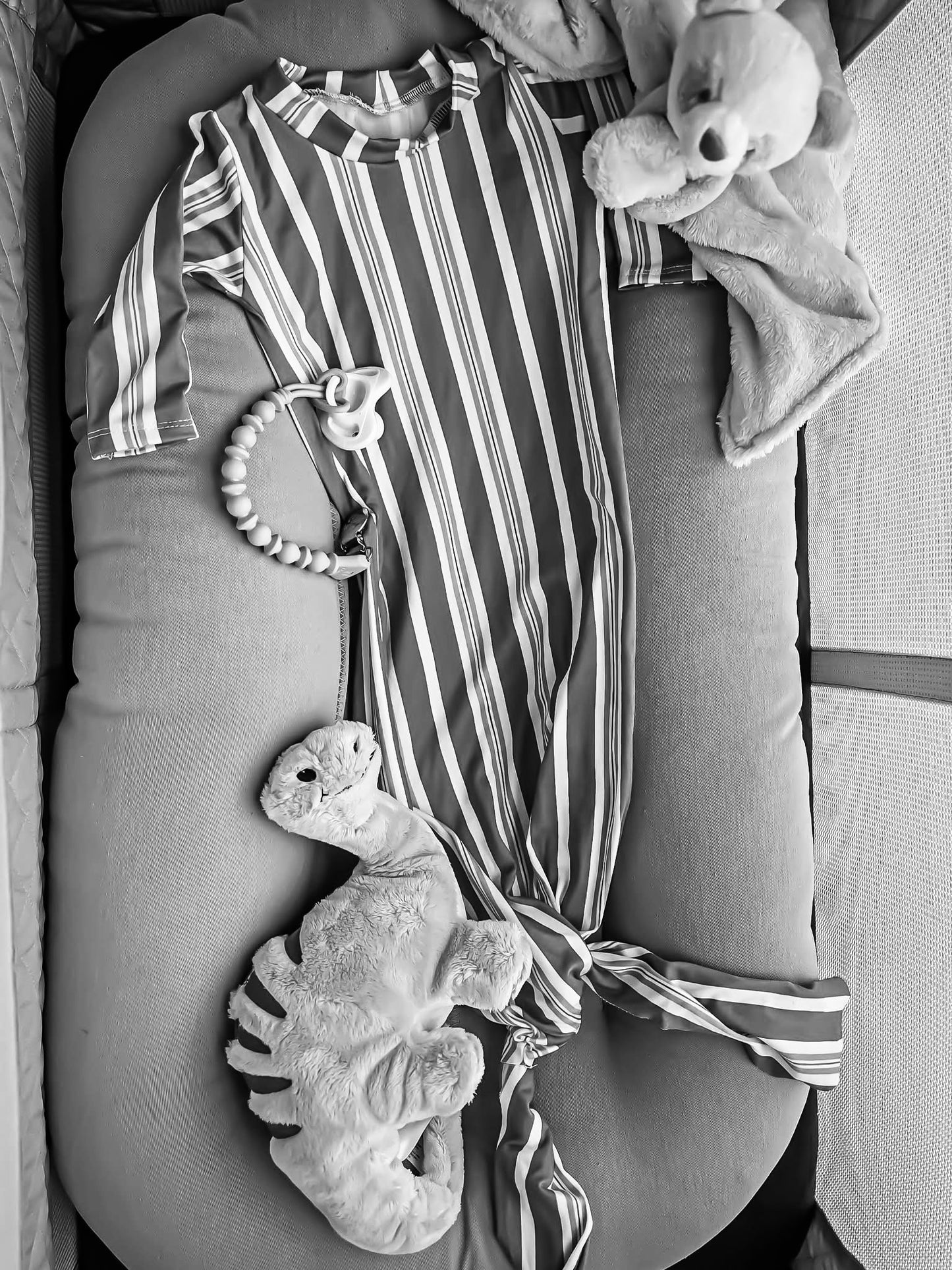 Baby tie sleeper