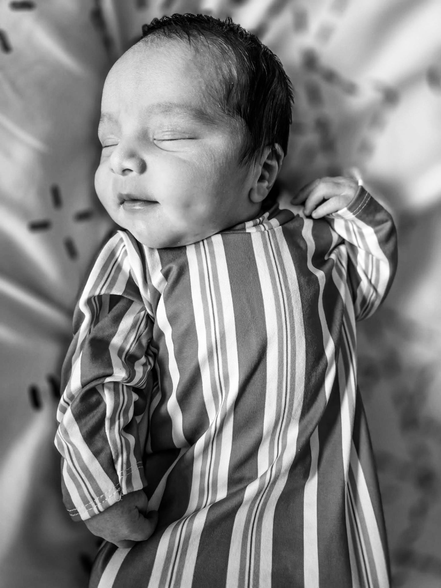 Baby tie sleeper